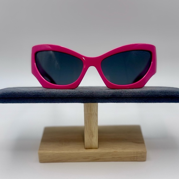 AUTHENTIC Versace Cat Eye Bold Pink 60mm Sunglasses! NEW!!! ☀️🕶️💖 - Picture 3 of 11